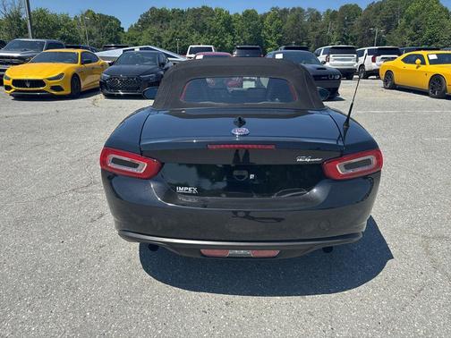 Forte Black Metallic 2018 FIAT 124 Spider Base