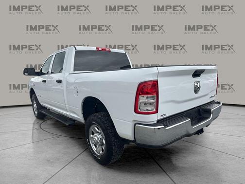2022 RAM 2500 Tradesman Crew Cab 4x4 6'4' Box