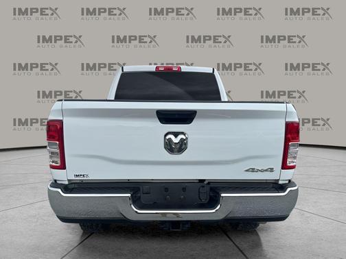 2022 RAM 2500 Tradesman Crew Cab 4x4 6'4' Box