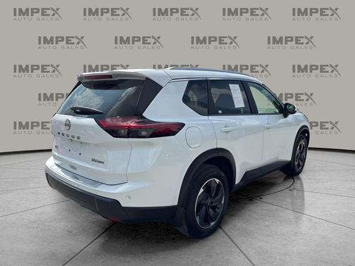 Everest White Pearl 2024 Nissan Rogue SV