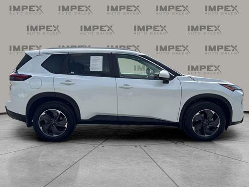 Everest White Pearl 2024 Nissan Rogue SV