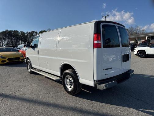 2024 Chevrolet Express 2500 RWD 2500 Regular Wheelbase WT