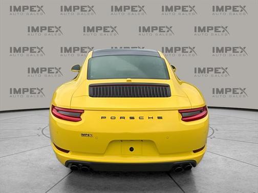 2018 Porsche 911 Carrera