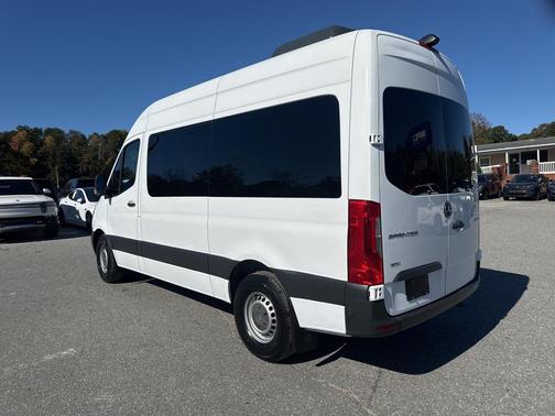 2022 Mercedes-Benz Sprinter 2500 Standard Roof