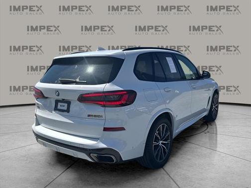 2022 BMW X5 M50i