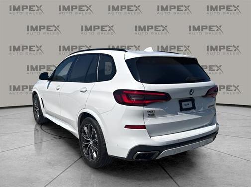 2022 BMW X5 M50i