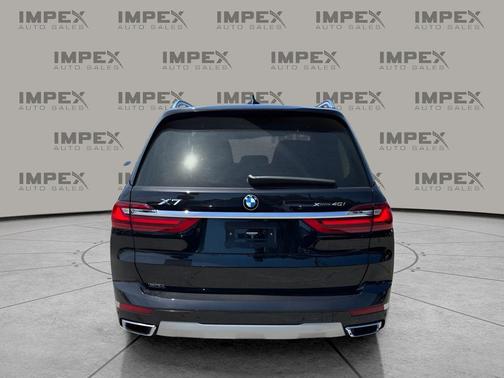 Black Sapphire Metallic 2022 BMW X7 xDrive40i