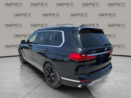 Black Sapphire Metallic 2022 BMW X7 xDrive40i