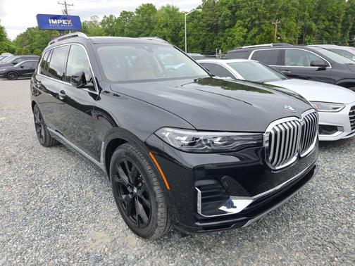 Black Sapphire Metallic 2022 BMW X7 xDrive40i