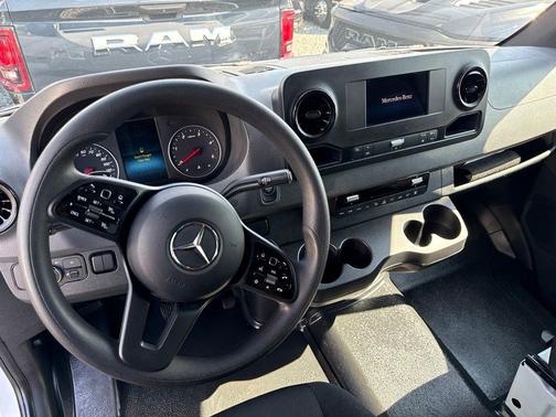 Arctic White 2024 Mercedes-Benz Sprinter 2500 Standard Roof