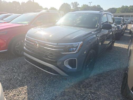 Deep Black Pearl 2025 Volkswagen Atlas 2.0T Peak Edition