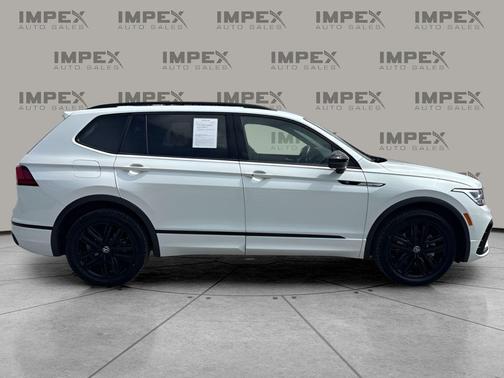 Oryx White Pearl 2022 Volkswagen Tiguan 2.0T SE R-Line Black