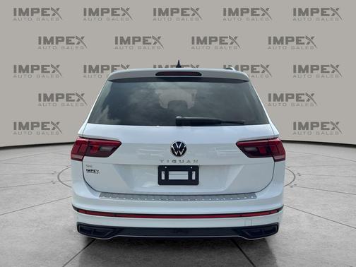 Oryx White Pearl 2022 Volkswagen Tiguan 2.0T SE R-Line Black