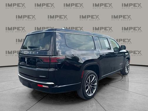 Diamond Black Crystal Pearlcoat 2024 Jeep Wagoneer L Series III 4x4