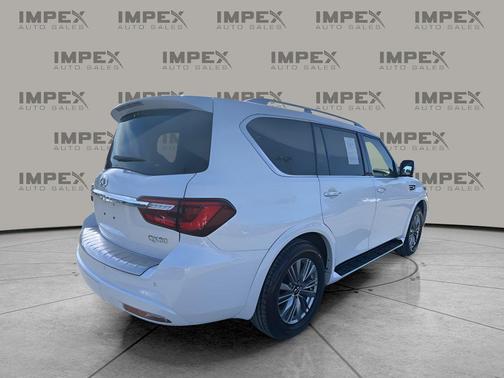 2024 INFINITI QX80 Luxe