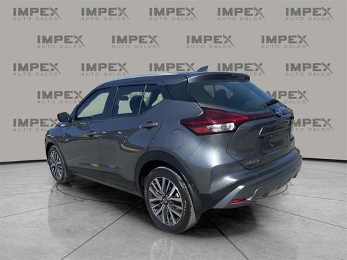 2022 Nissan Kicks SV