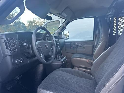 2023 GMC Savana 2500 Work Van