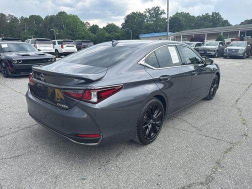 Cloudburst Gray 2024 Lexus ES 300h F SPORT Handling
