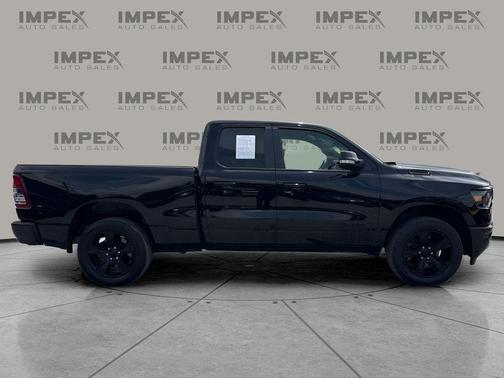 Diamond Black Crystal Pearlcoat 2022 RAM 1500 Big Horn/Lone Star