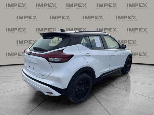 2024 Nissan Kicks SR