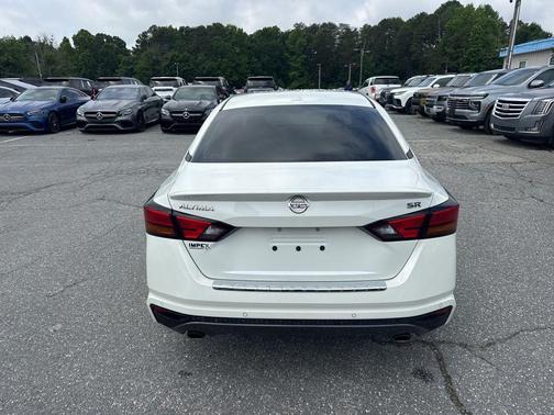 Pearl White Tricoat 2021 Nissan Altima SR FWD