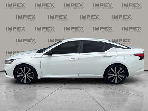 Pearl White Tricoat 2021 Nissan Altima SR FWD