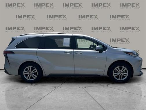 2021 Toyota Sienna Platinum 7 Passenger
