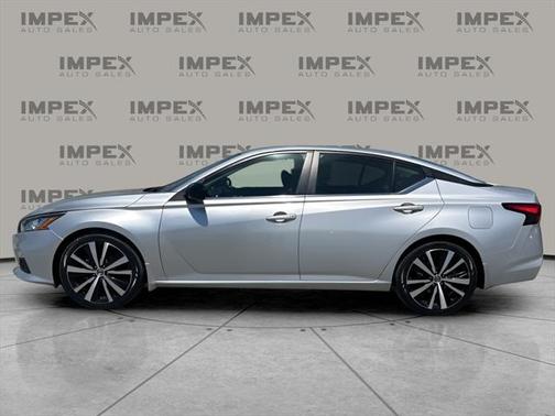 2021 Nissan Altima SR FWD