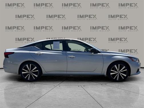 2021 Nissan Altima SR FWD