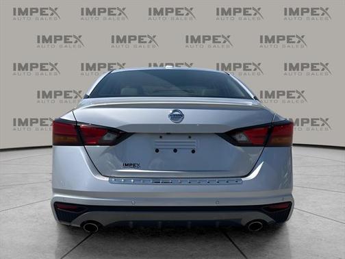 2021 Nissan Altima SR FWD