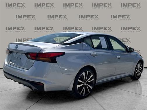 2021 Nissan Altima SR FWD
