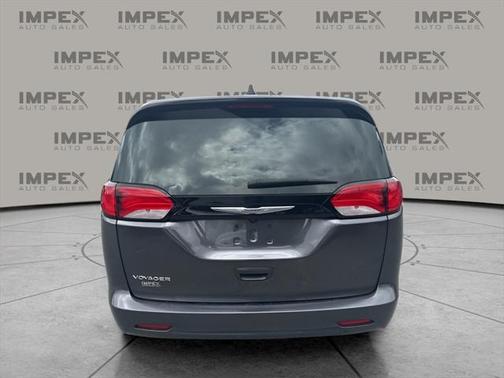 2023 Chrysler Voyager LX