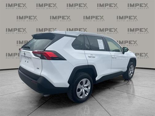 2024 Toyota RAV4 LE