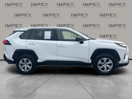 2024 Toyota RAV4 LE
