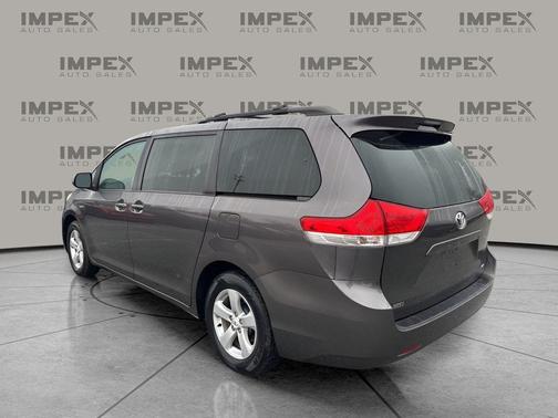 2012 Toyota Sienna LE