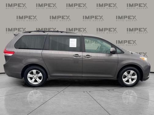 2012 Toyota Sienna LE