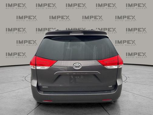 2012 Toyota Sienna LE