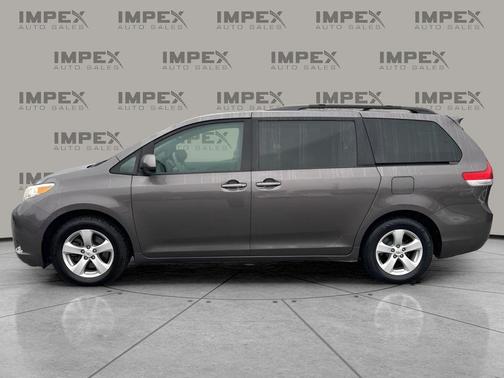 2012 Toyota Sienna LE