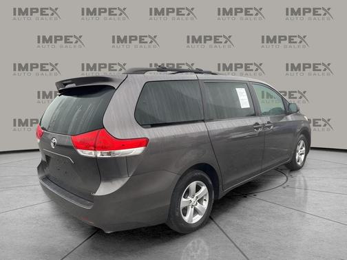 2012 Toyota Sienna LE