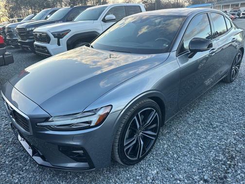 2020 Volvo S60 T5 R-Design