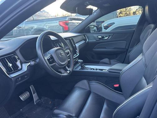 2020 Volvo S60 T5 R-Design