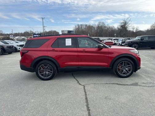 2025 Ford Explorer ST