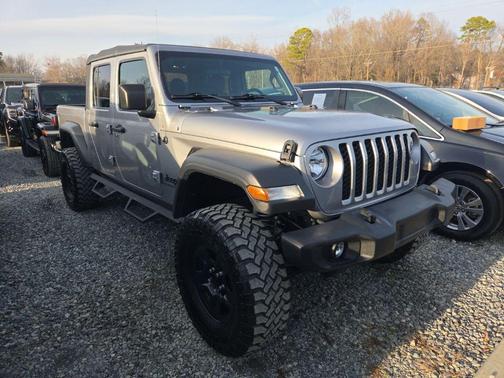 2020 Jeep Gladiator Sport