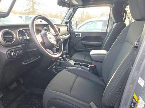 2020 Jeep Gladiator Sport