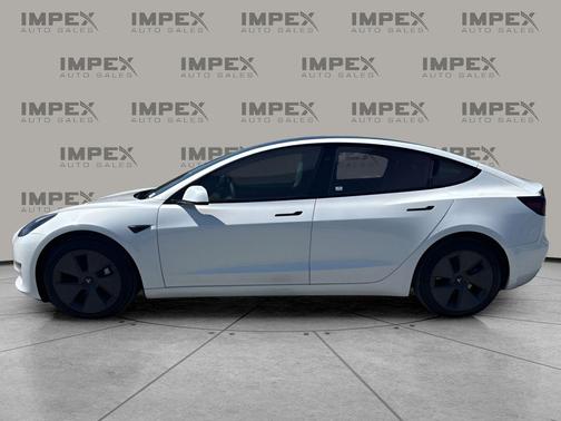 Pearl White Multi-Coat 2023 Tesla Model 3 Standard Range