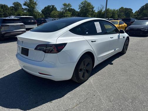 Pearl White Multi-Coat 2023 Tesla Model 3 Standard Range