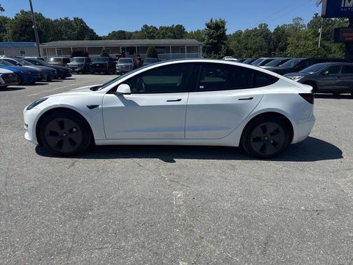 Pearl White Multi-Coat 2023 Tesla Model 3 Standard Range