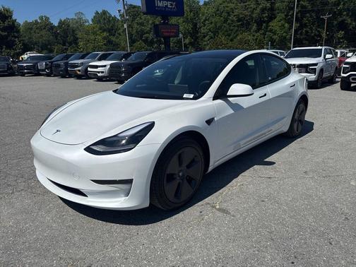 Pearl White Multi-Coat 2023 Tesla Model 3 Standard Range