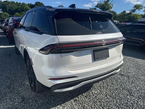 WHITE PLATINUM MET 3C 2026 Lincoln Nautilus Reserve