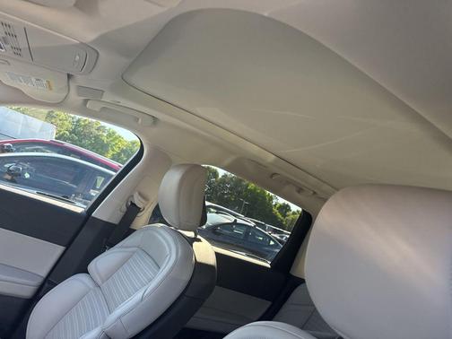 WHITE PLATINUM MET 3C 2026 Lincoln Nautilus Reserve
